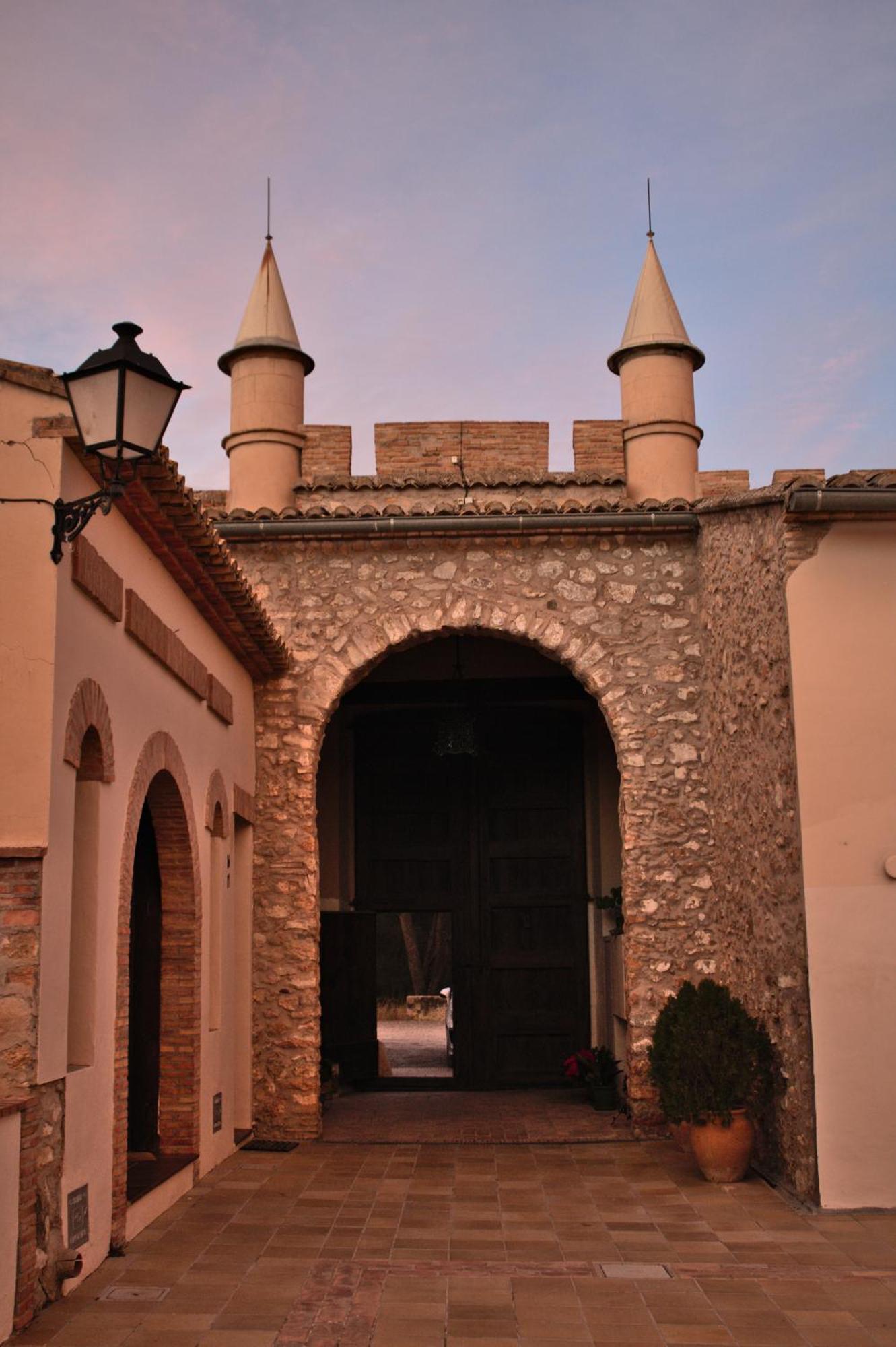 Castillo Con Piscina En Plena Sierra Calderona Segorbe Exterior photo